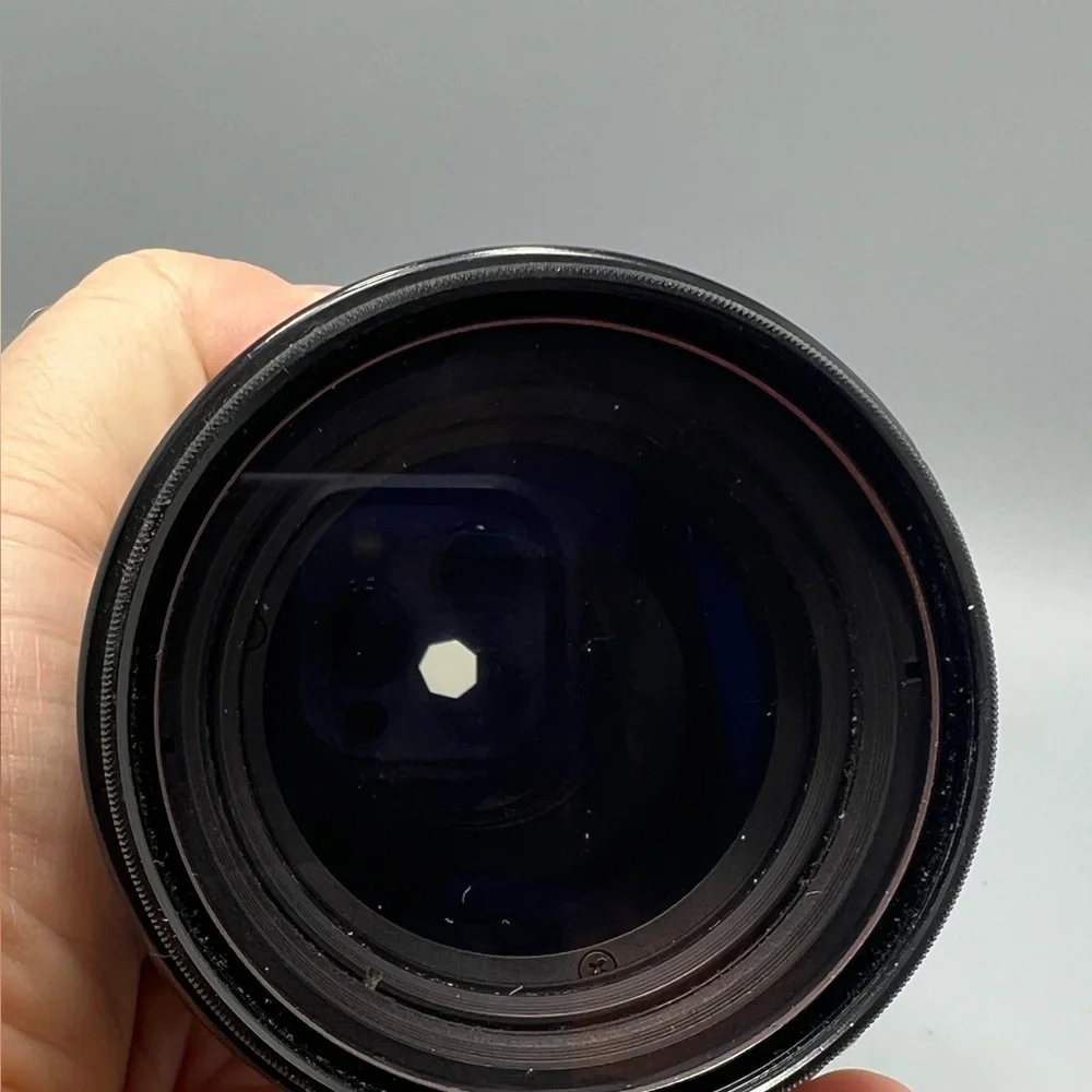 Nikon AF NIKKOR 70-210mm Lens in Black